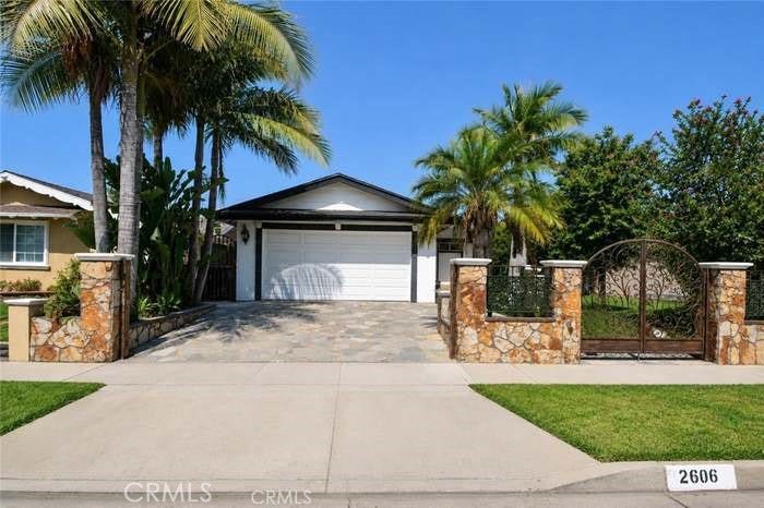 Property photo for 2606 S Poplar St, Santa Ana, CA