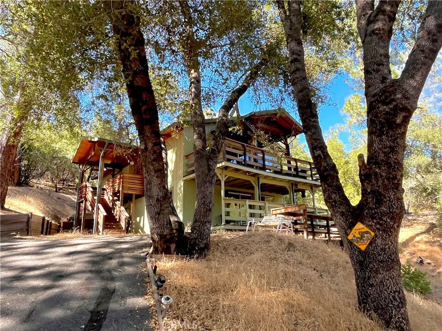 Property photo for 20872 McKinley Way, Groveland, CA