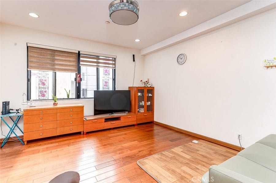 Property photo for 533 S St Andrews Place, #104, Los Angeles, CA