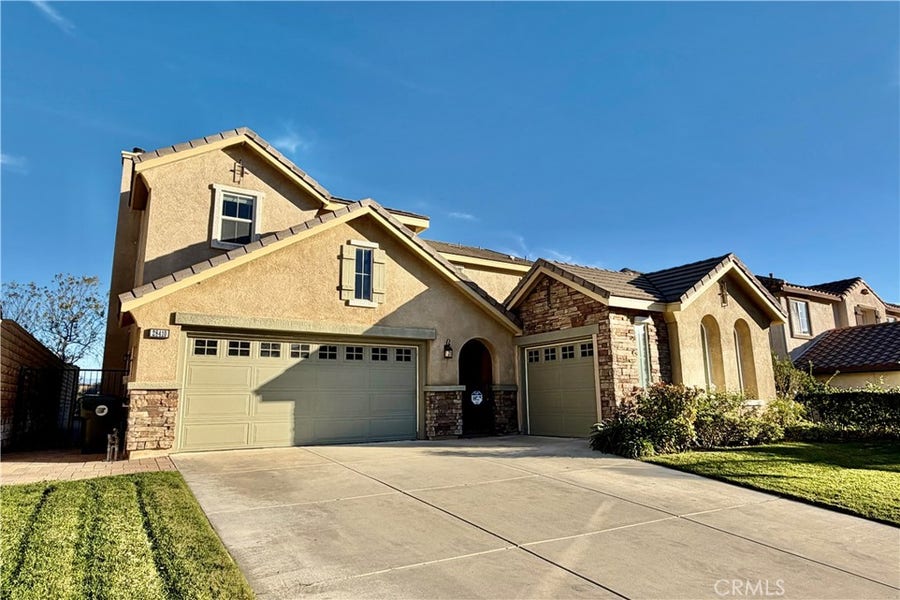 Property photo for 28410 Agajanian, Saugus, CA