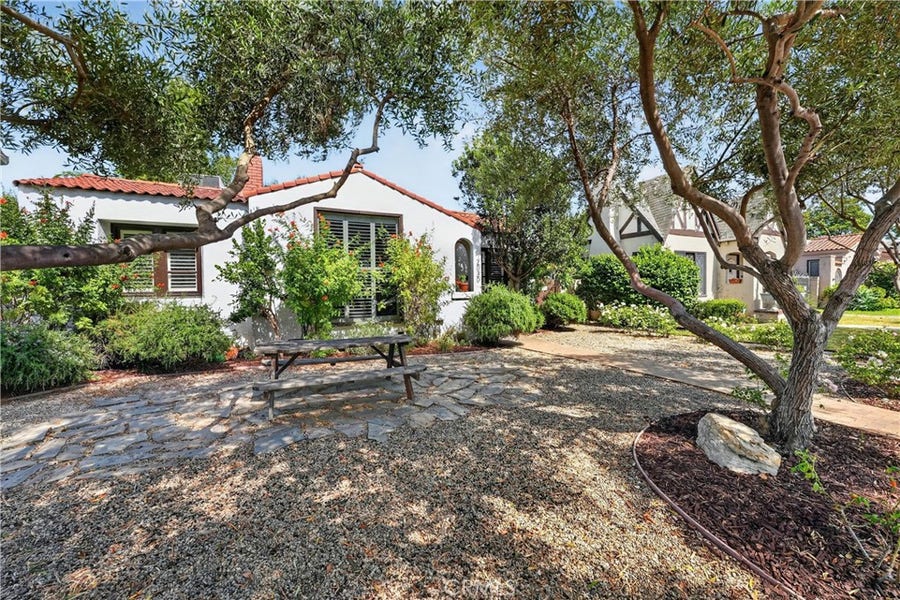 Property photo for 2030 Eucalyptus, Long Beach, CA