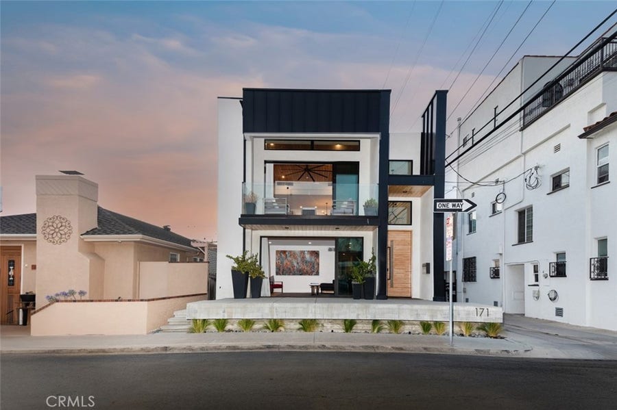 Property photo for 171 Savona Walk, Long Beach, CA
