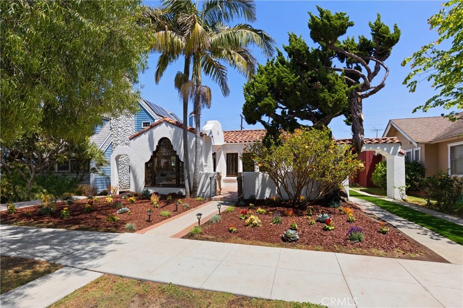 Property photo for 254 Bennett Ave, Long Beach, CA