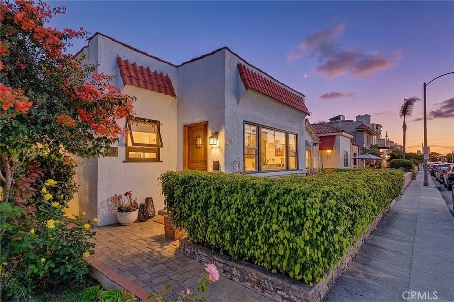 Property photo for 209 La Verne, Long Beach, CA