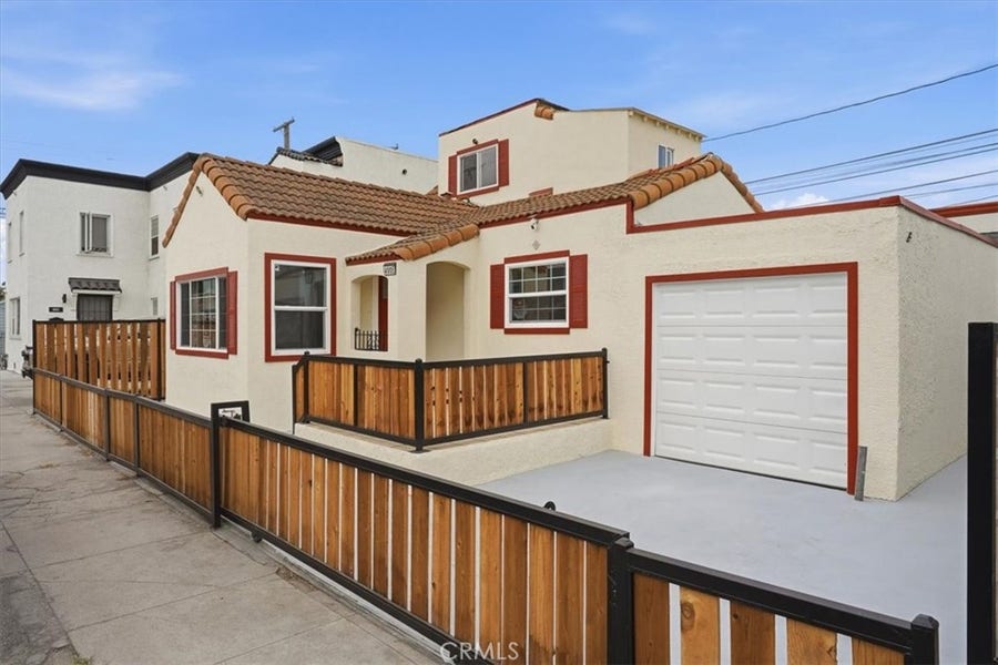 Property photo for 400 E 21st, Long Beach, CA