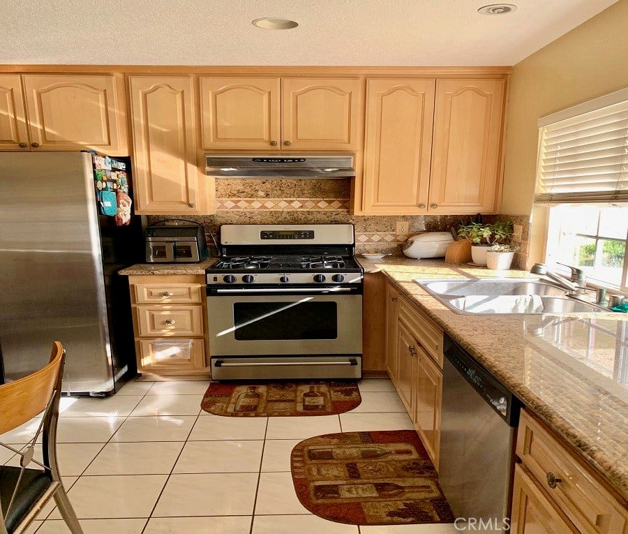 19200 Kamlyn Lane, Walnut, CA 91789 19200 Kamlyn Lane, Walnut, CA 91789