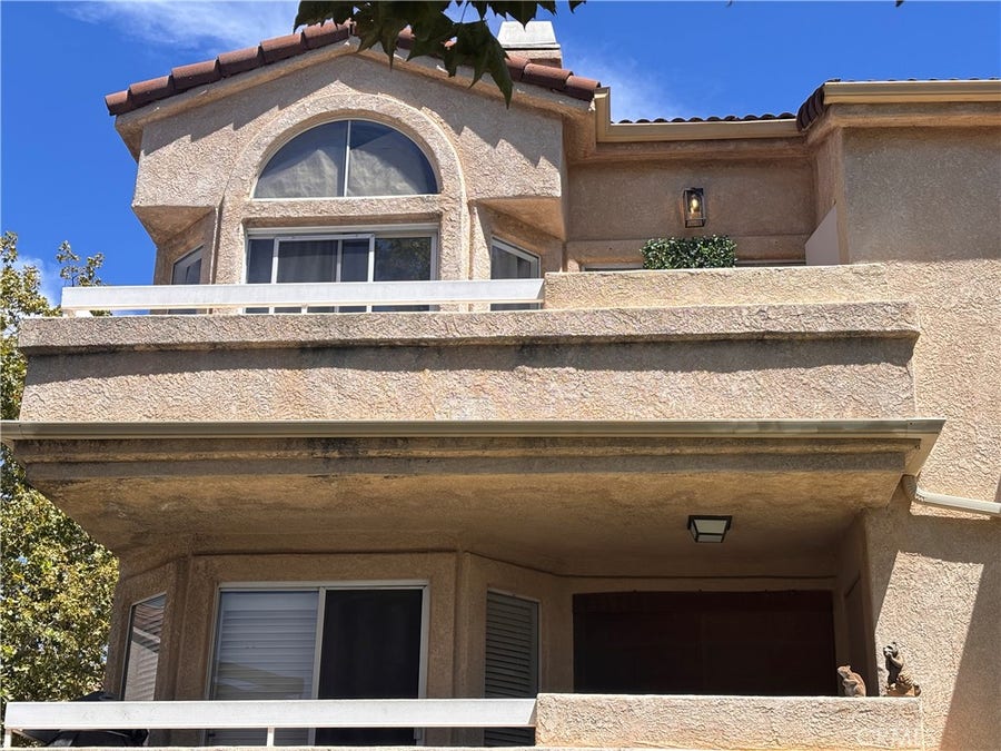 Property photo for 19834 sandpiper pl, Newhall, CA