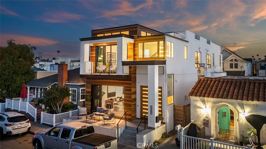 Property photo for 5776 Campo Walk, Long Beach, CA
