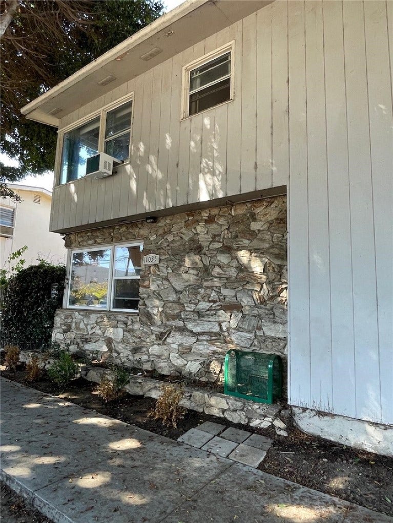 Property photo for 1035 E Appleton Street, #2, Long Beach, CA