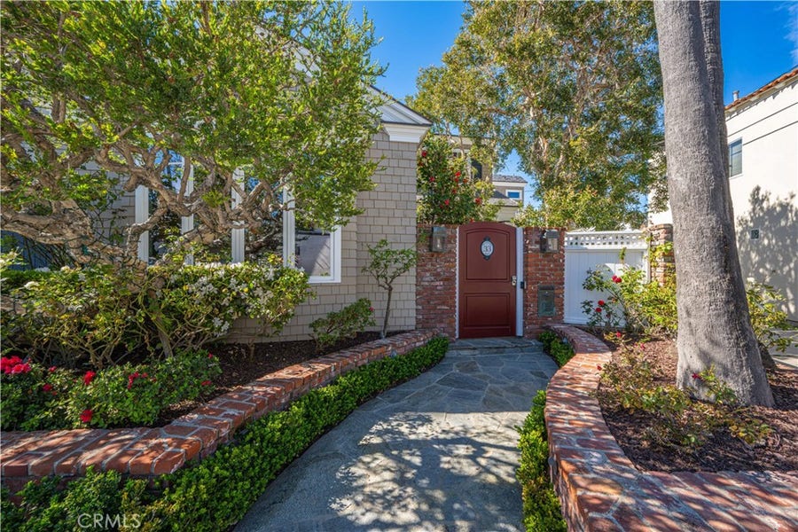 Property photo for 33 Palermo Walk, Long Beach, CA