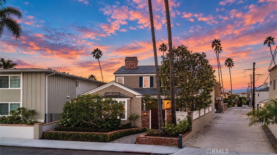 Property photo for 33 Palermo Walk, Long Beach, CA