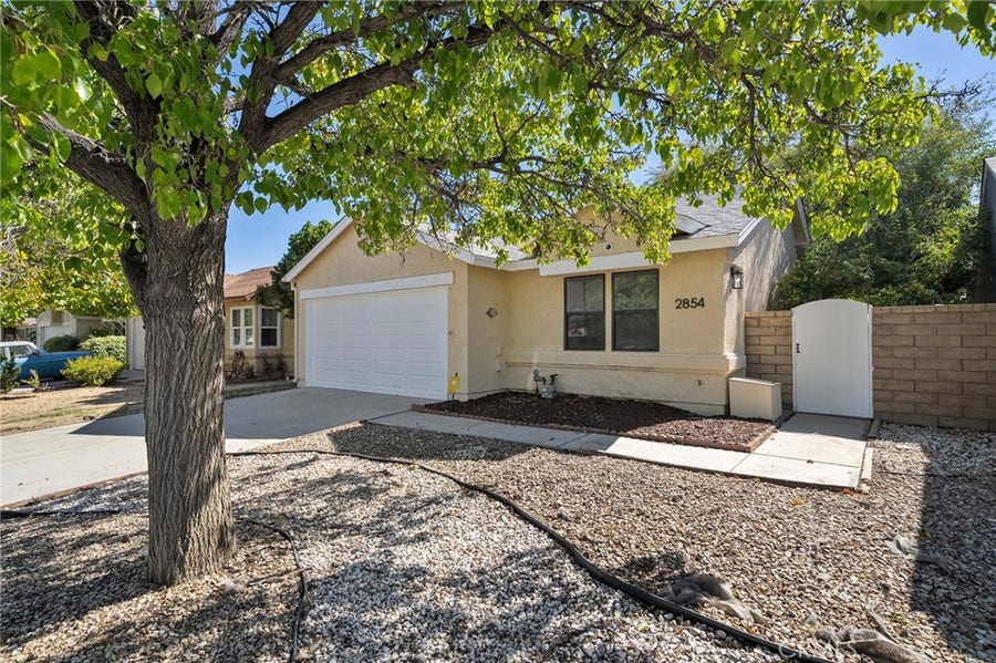 Property photo for 2854 Nandina, Palmdale, CA
