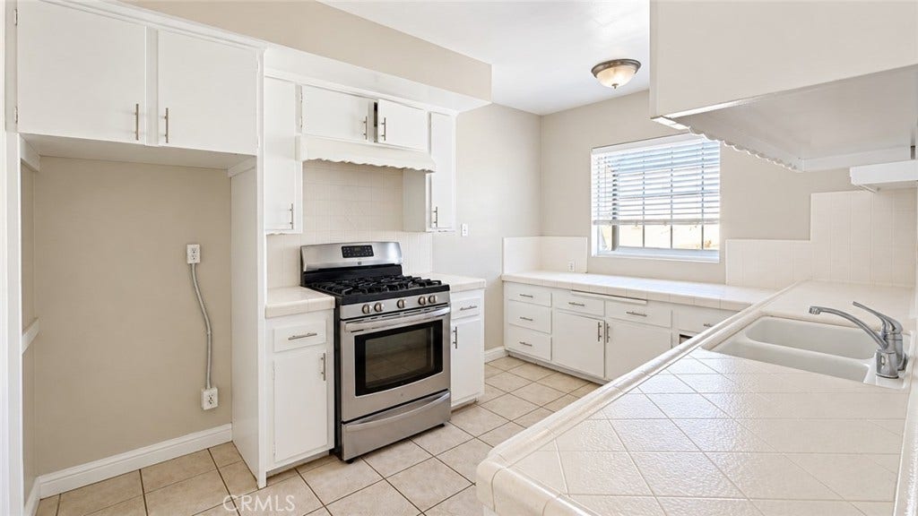 4628 Knoxville Avenue, Lakewood, CA 90713 4628 Knoxville Avenue, Lakewood, CA 90713