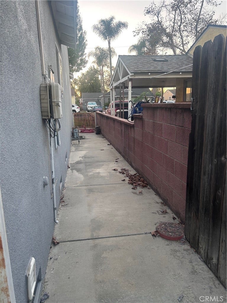 5938 Hersholt Avenue, Lakewood, CA 90712 Side of house