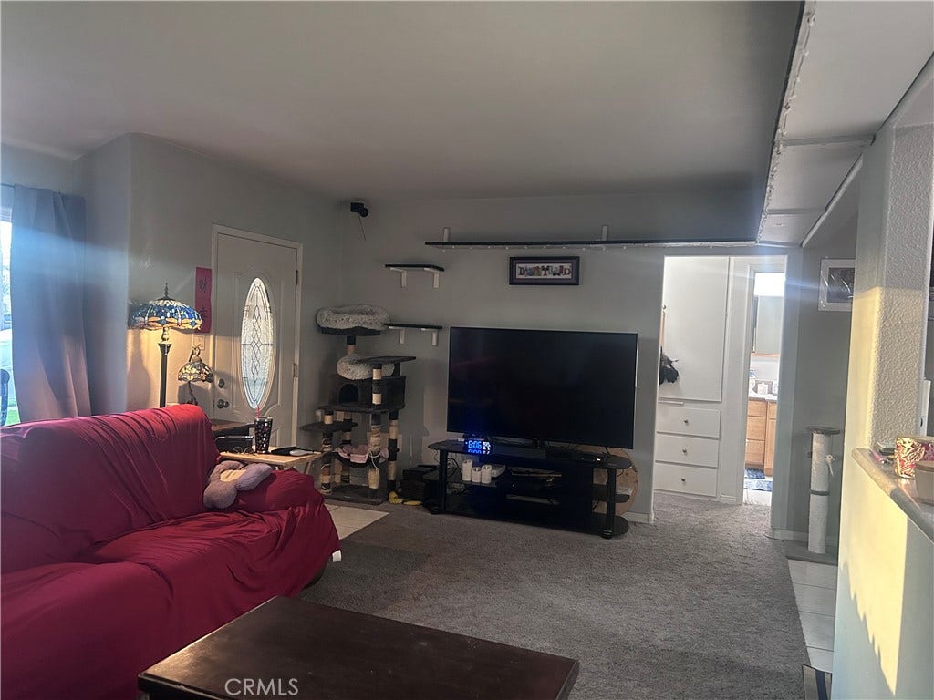 5938 Hersholt Avenue, Lakewood, CA 90712 Living room