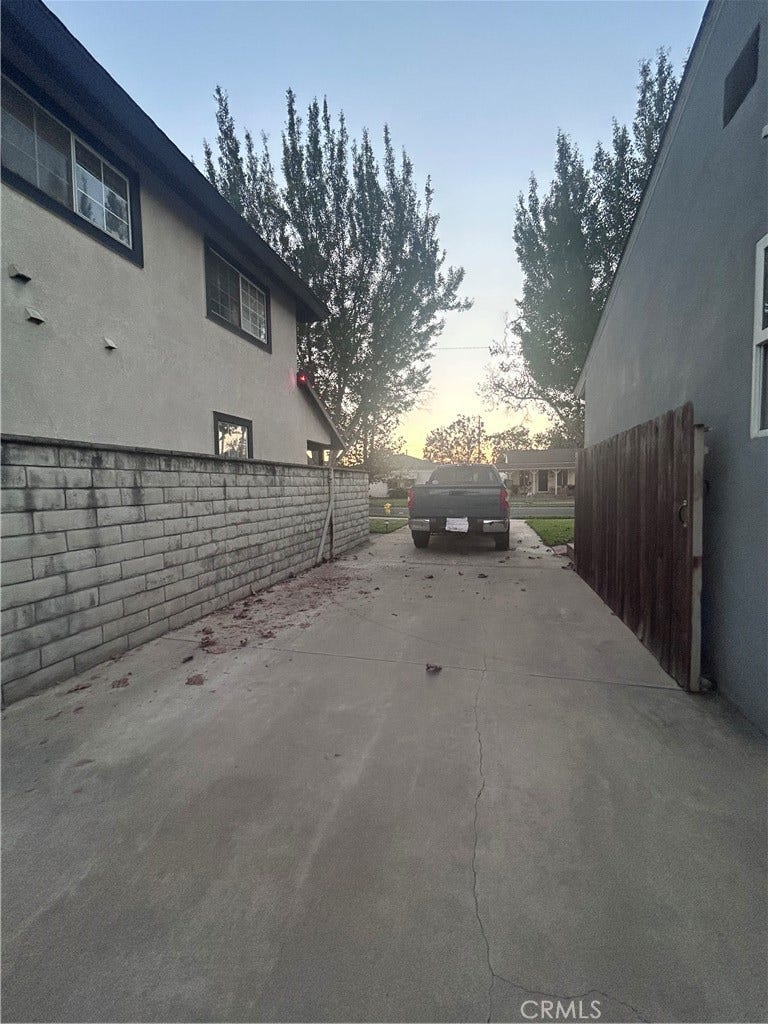 5938 Hersholt Avenue, Lakewood, CA 90712 Driveway