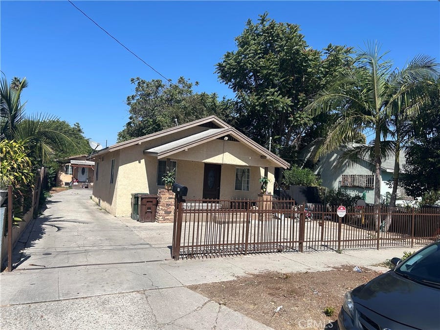 Property photo for 435 W Almond, Compton, CA
