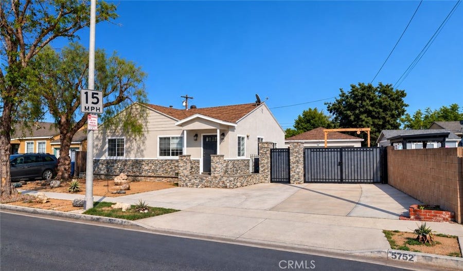 Property photo for 5752 Chestnut, Long Beach, CA