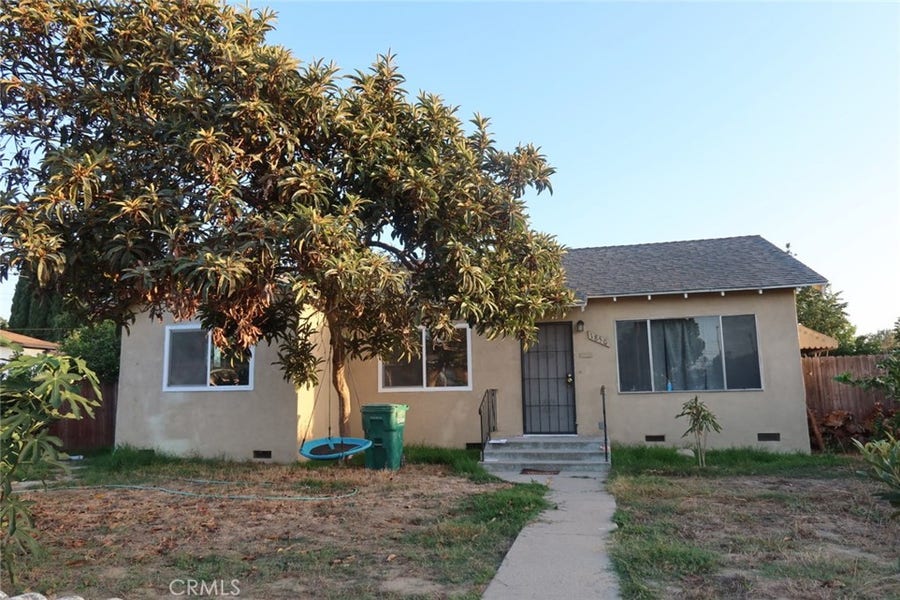 Property photo for 1850 W Arlington Street, Long Beach, CA