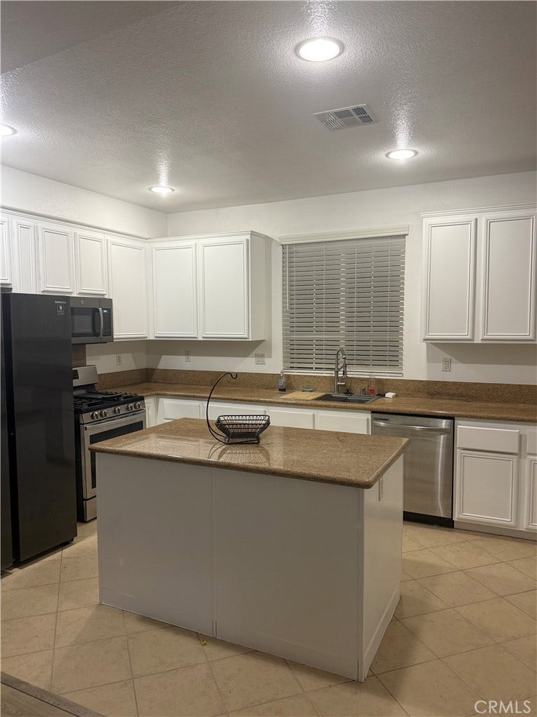 1711 Lordsburg Court, La Verne, CA 91750 1711 Lordsburg Court, La Verne, CA 91750