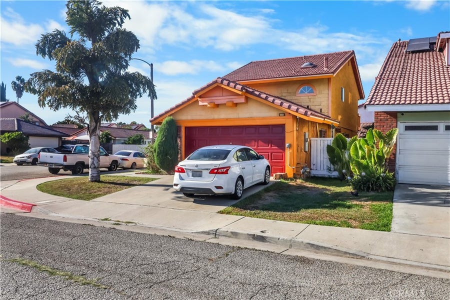Property photo for 571 W Cypress Circle W, Compton, CA
