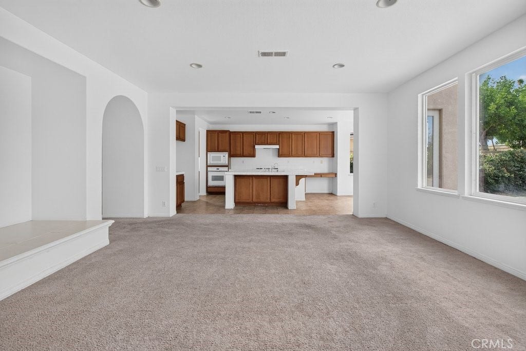 6221 Arcadia Street, Eastvale, CA 92880 6221 Arcadia Street, Eastvale, CA 92880