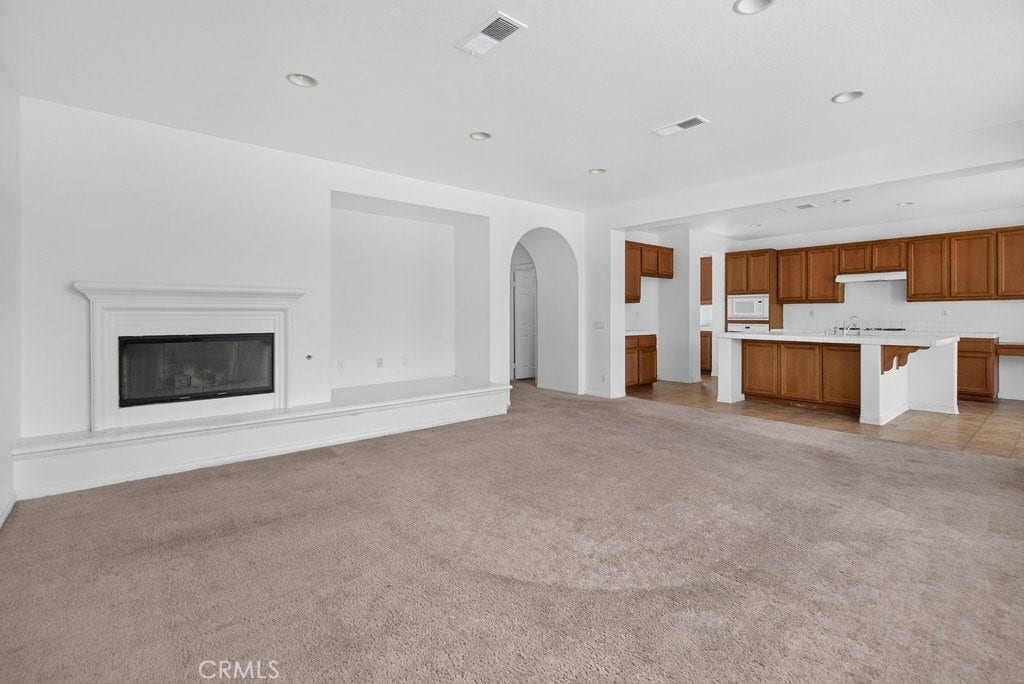 6221 Arcadia Street, Eastvale, CA 92880 6221 Arcadia Street, Eastvale, CA 92880