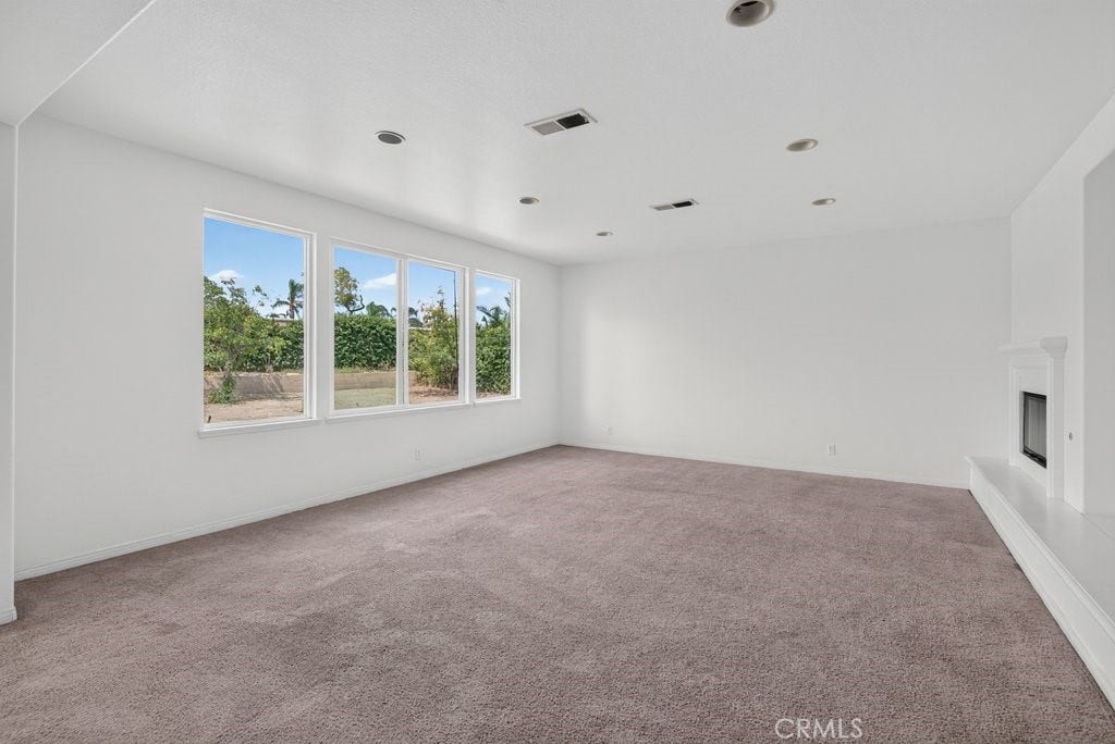 6221 Arcadia Street, Eastvale, CA 92880 6221 Arcadia Street, Eastvale, CA 92880