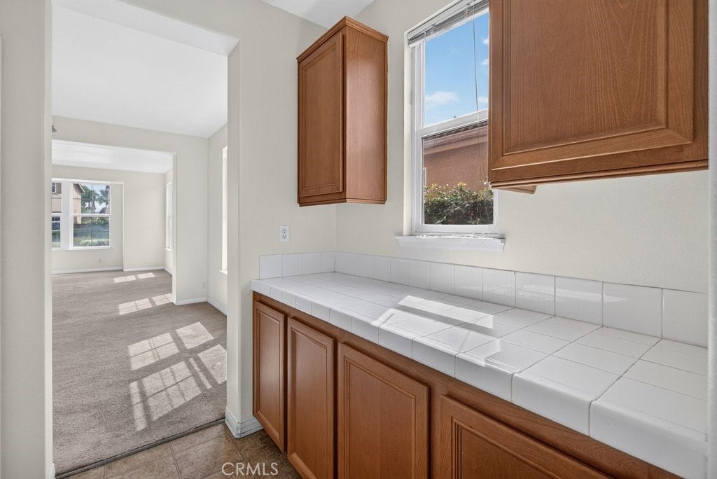 6221 Arcadia Street, Eastvale, CA 92880 6221 Arcadia Street, Eastvale, CA 92880
