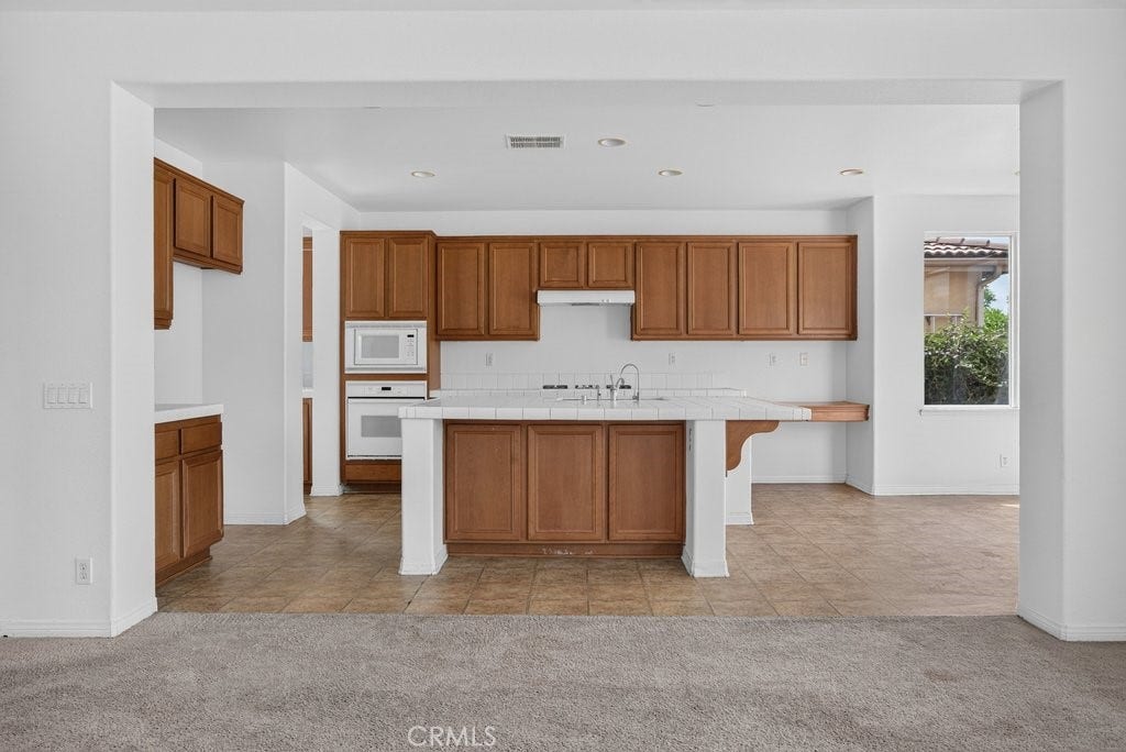 6221 Arcadia Street, Eastvale, CA 92880 6221 Arcadia Street, Eastvale, CA 92880