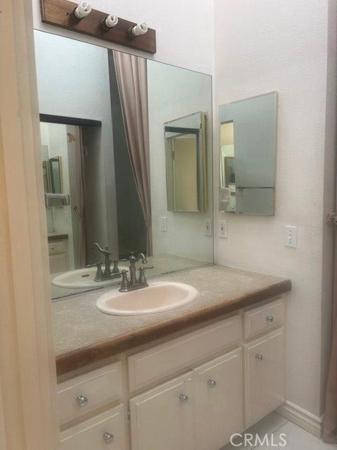 12750 Centralia, #30, Lakewood, CA 90715 quarter sink