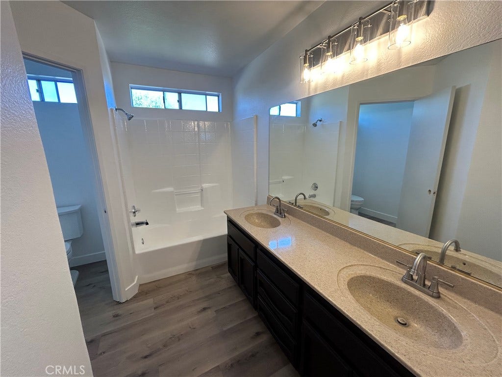 20895 Perry Street, Perris, CA 92570 Primary Suite - Bathroom