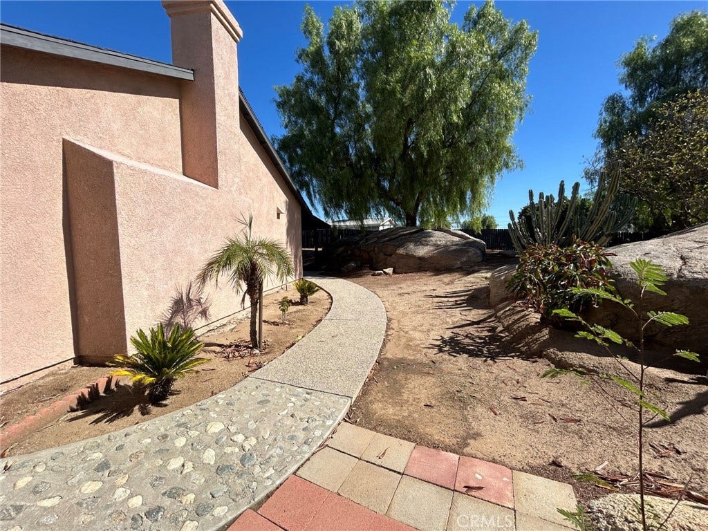 20895 Perry Street, Perris, CA 92570 Walkway