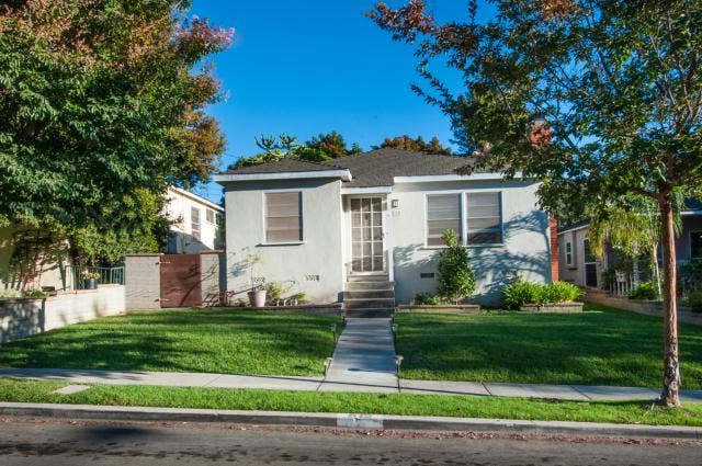 Property photo for 512 E Oak Avenue, El Segundo, CA