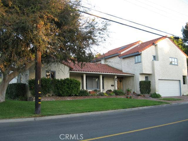 Property photo for 826 N Dianthus Street, Manhattan Beach, CA