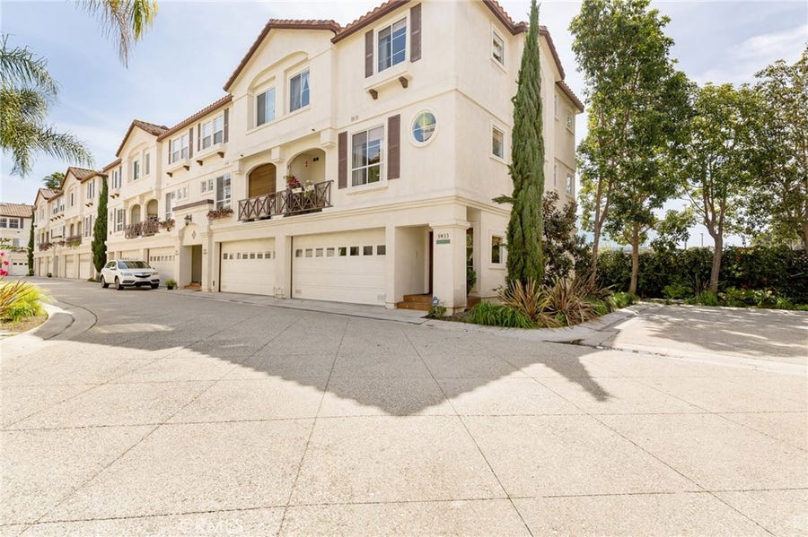 Property photo for 5433 Marine Avenue, Hawthorne, CA