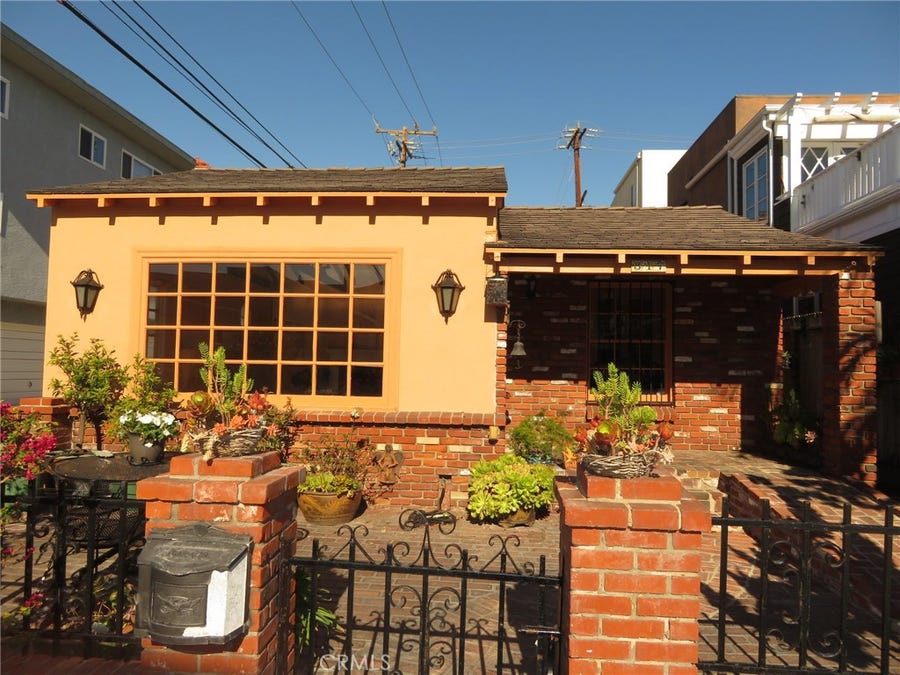 Property photo for 317 10th Street, Manhattan Beach, CA
