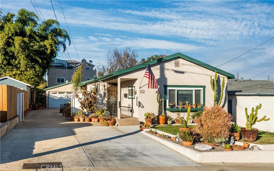 Property photo for 635 W Acacia Avenue, El Segundo, CA