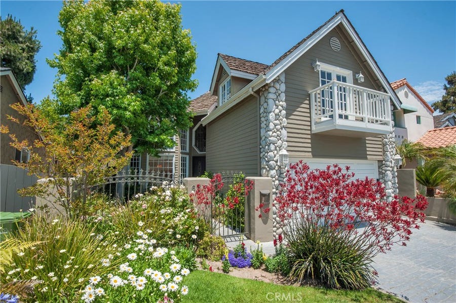 Property photo for 657 29th Street, Manhattan Beach, CA