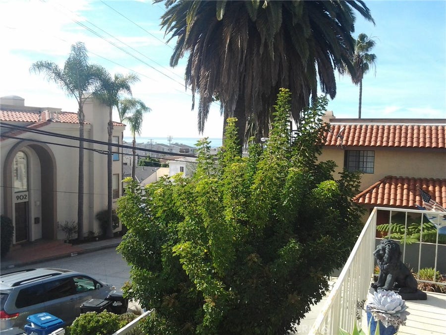 Property photo for 917 6th Street, Hermosa Beach, CA