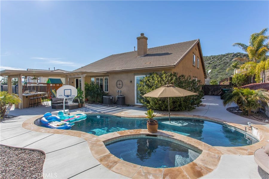Property photo for 36586 Silk Oak Terrace Place, Murrieta, CA