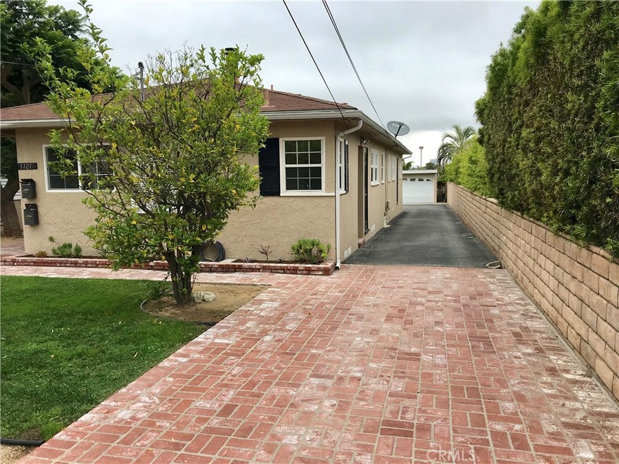 Property photo for 1121 9th Street, Manhattan Beach, CA
