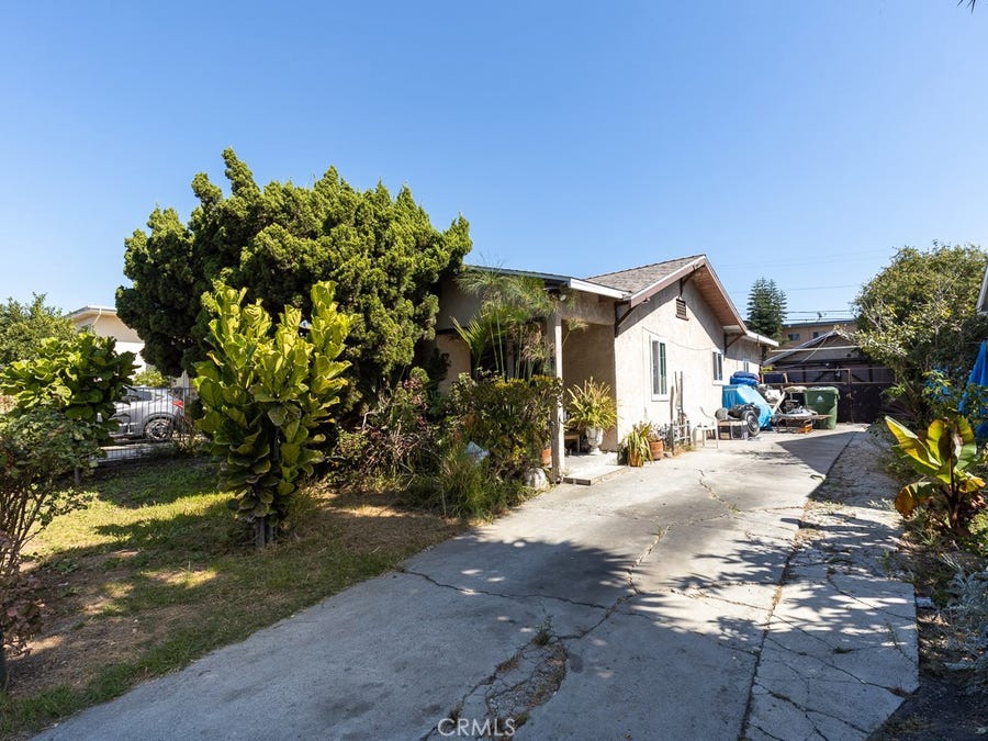 Property photo for 2218 Carmona Avenue, Los Angeles, CA
