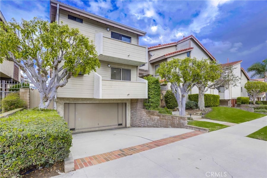 Property photo for 1149 Magnolia Avenue, #11, Gardena, CA