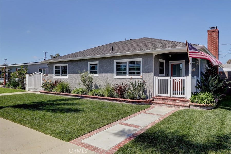 Property photo for 2259 San Vicente Avenue, Long Beach, CA