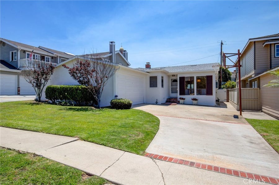 Property photo for 626 17th Street, Manhattan Beach, CA