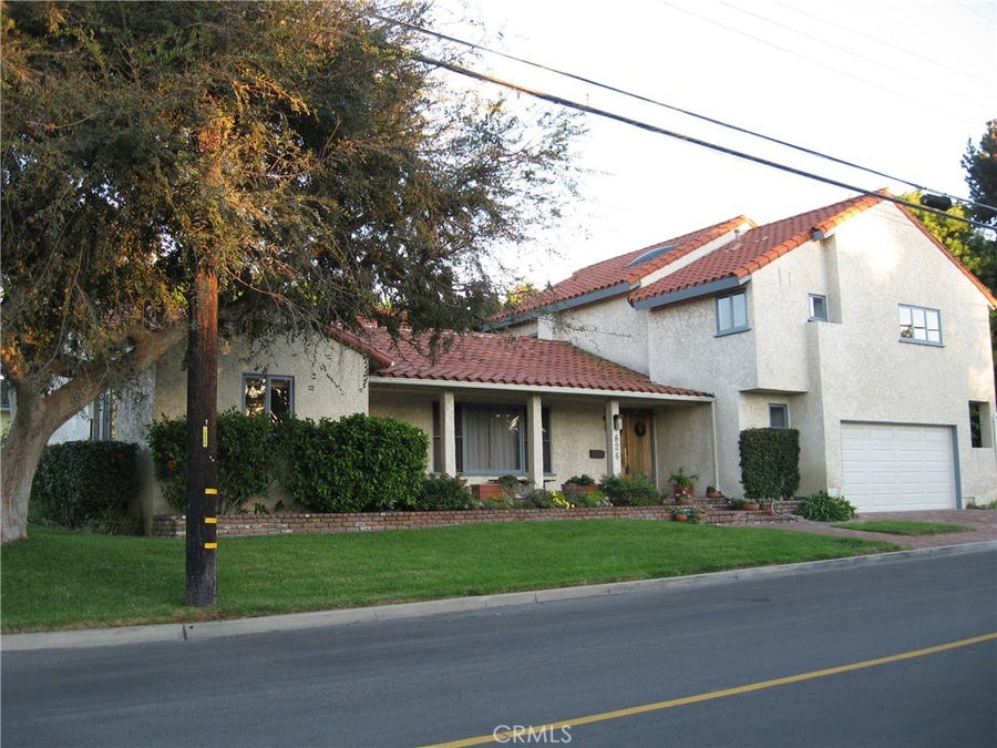 Property photo for 826 N Dianthus Street, Manhattan Beach, CA