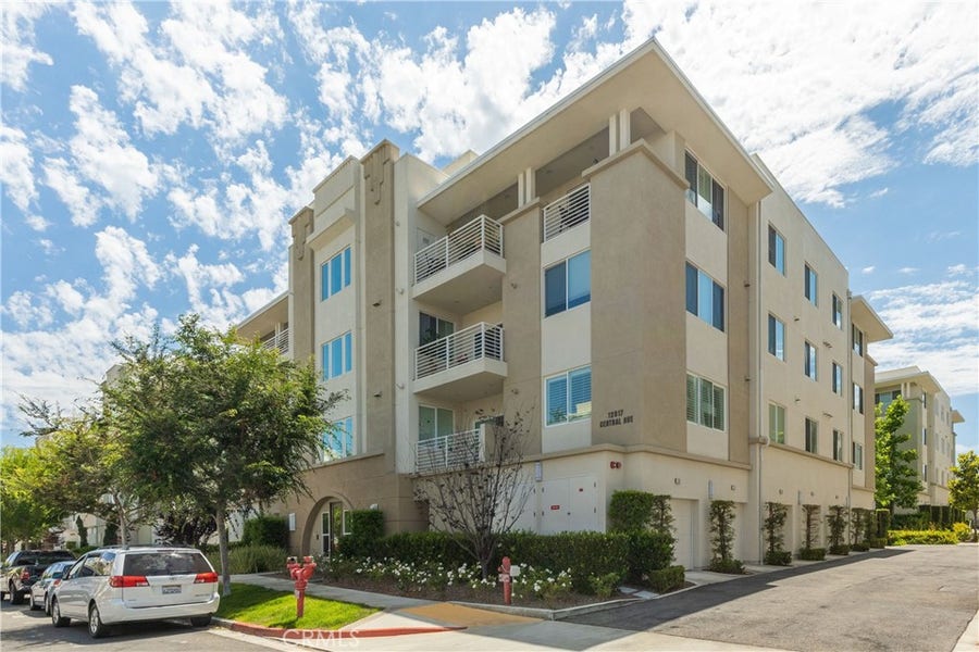 Property photo for 12917 Central Avenue, #402, Hawthorne, CA