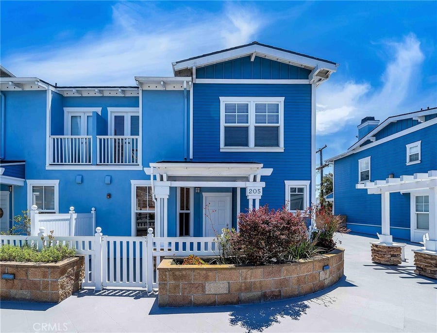 Property photo for 205 Aviation Place, Manhattan Beach, CA