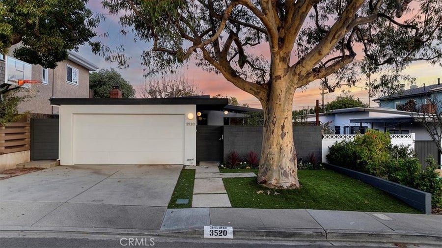 Property photo for 3520 Elm Avenue, Manhattan Beach, CA